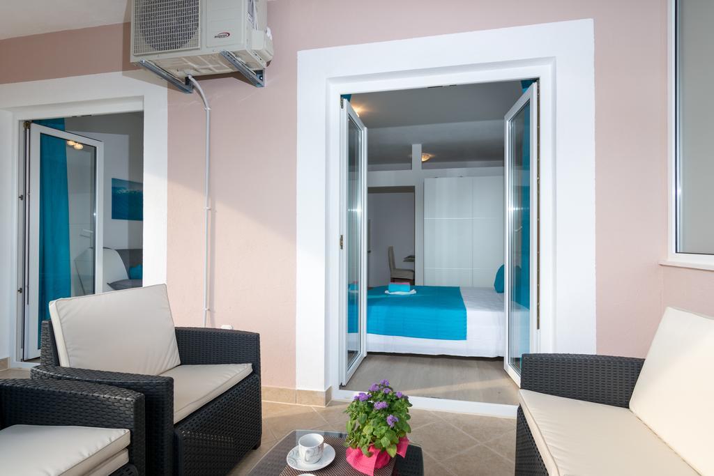 Apartments Blue Lagoon Трогир Екстериор снимка