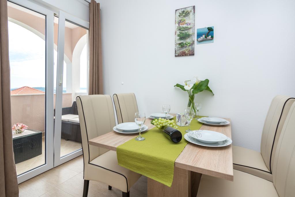 Apartments Blue Lagoon Трогир Екстериор снимка