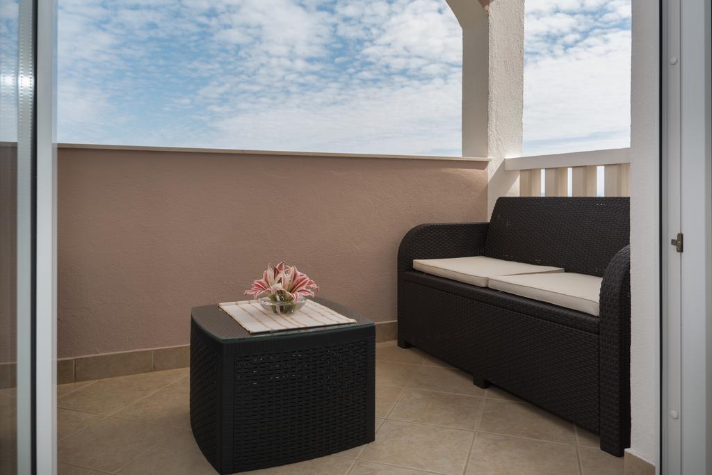 Apartments Blue Lagoon Трогир Екстериор снимка